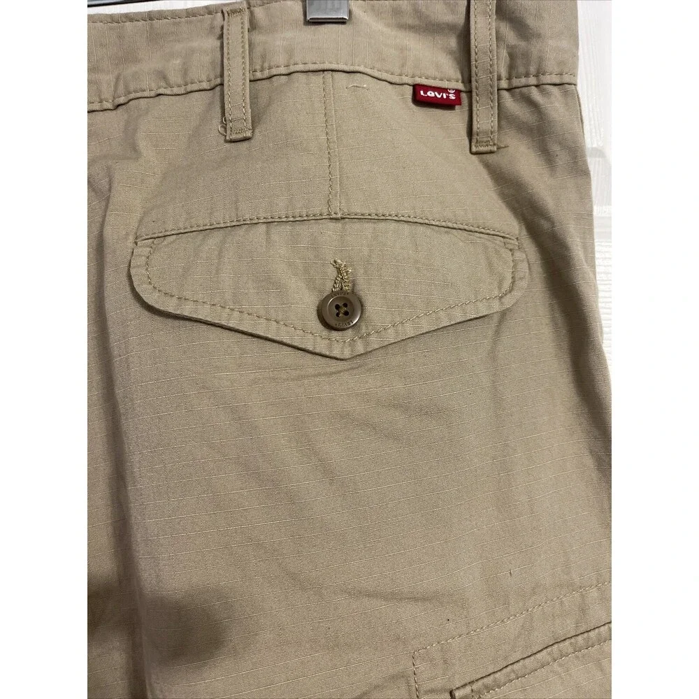 Levi’s Men’s Cargo Shorts Size 40 NWOT